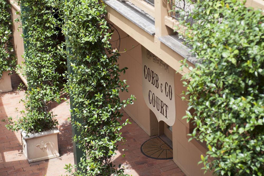 Cobb & Co Court Boutique Hotel Mudgee Buitenkant foto
