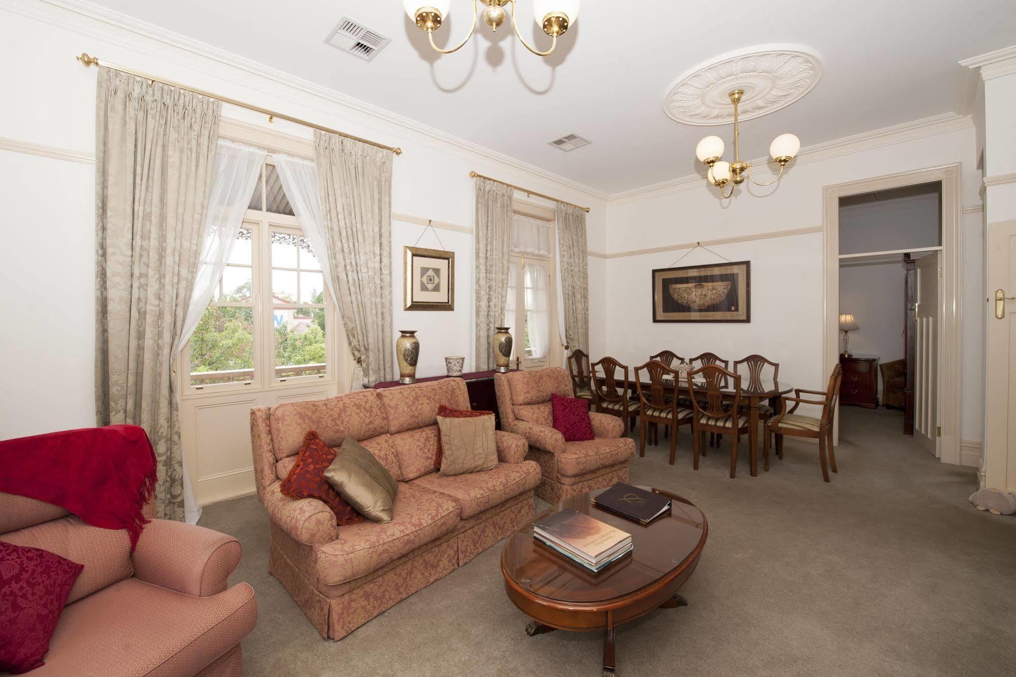 Cobb & Co Court Boutique Hotel Mudgee Buitenkant foto