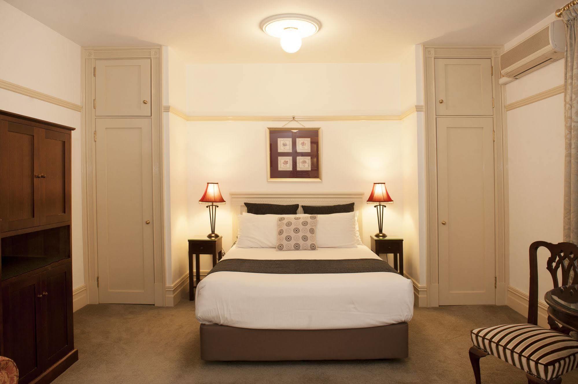 Cobb & Co Court Boutique Hotel Mudgee Buitenkant foto