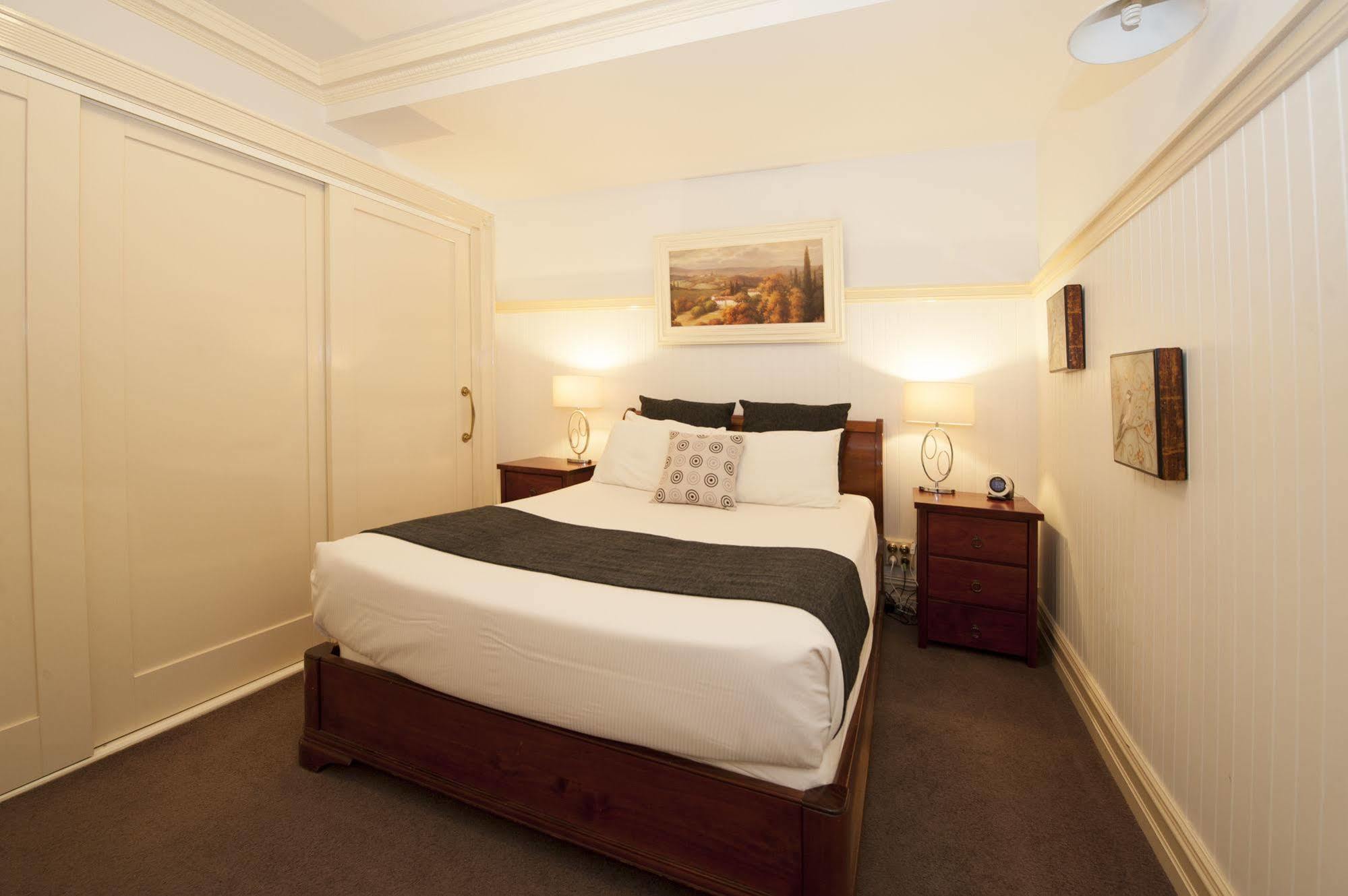 Cobb & Co Court Boutique Hotel Mudgee Buitenkant foto