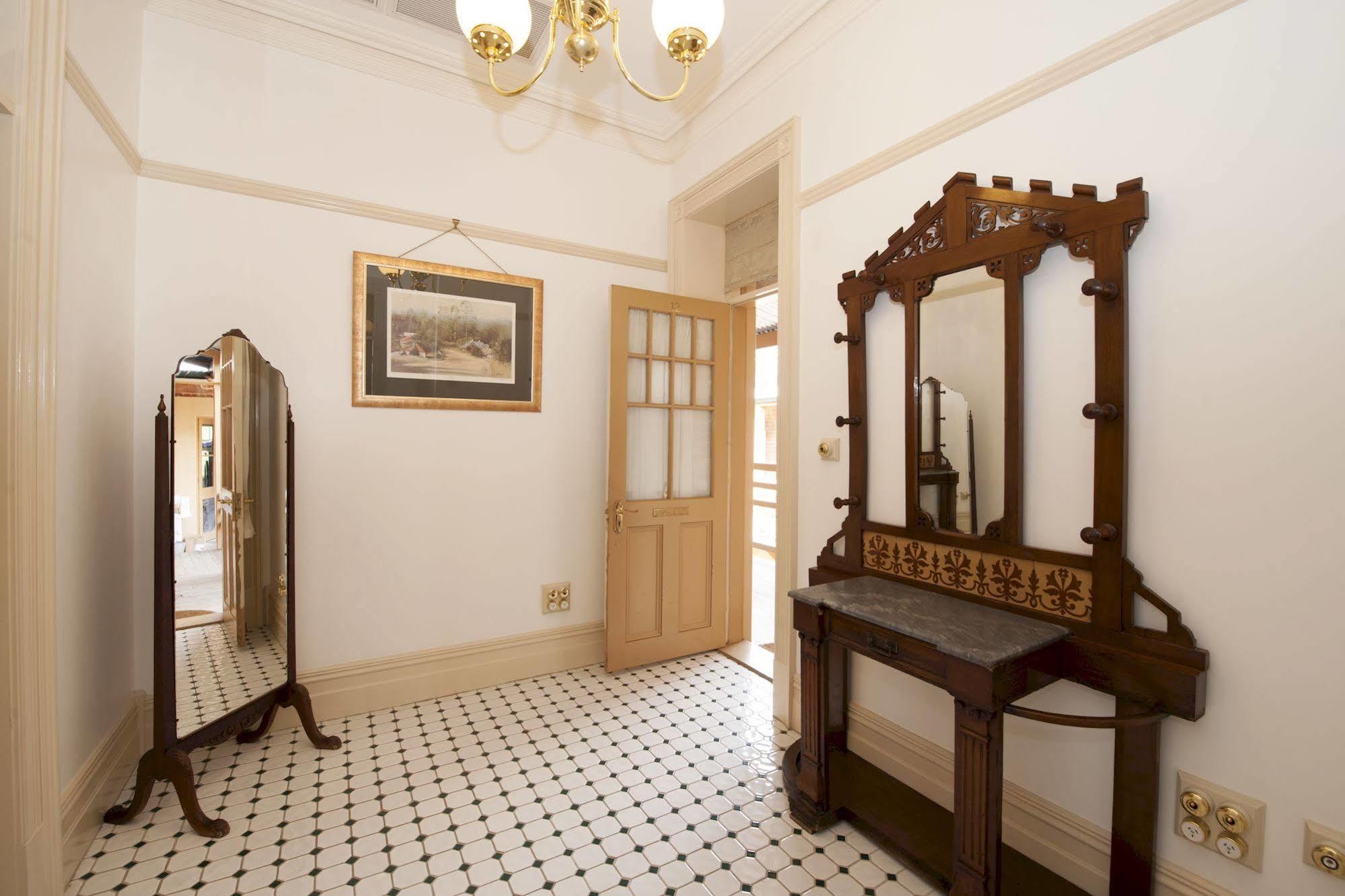 Cobb & Co Court Boutique Hotel Mudgee Buitenkant foto