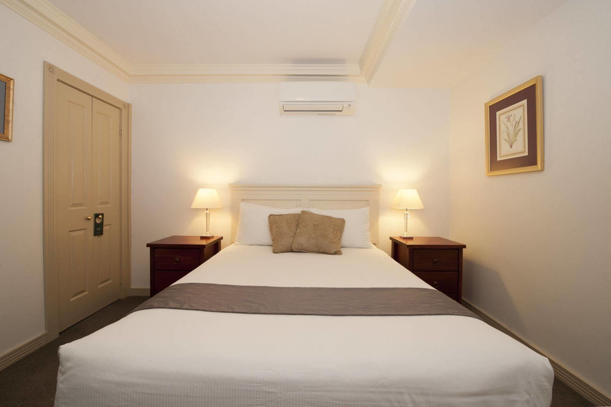 Cobb & Co Court Boutique Hotel Mudgee Buitenkant foto