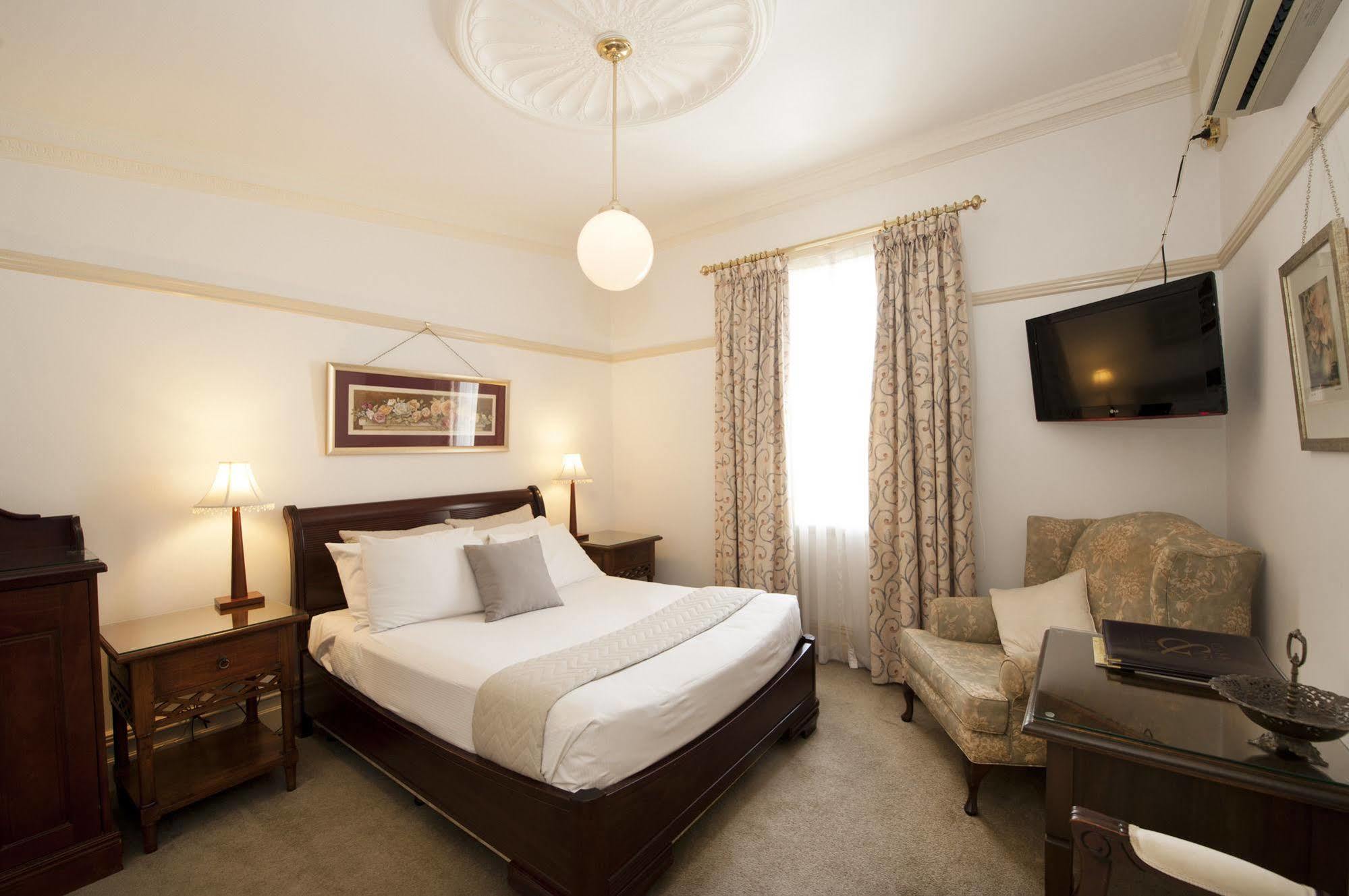 Cobb & Co Court Boutique Hotel Mudgee Buitenkant foto
