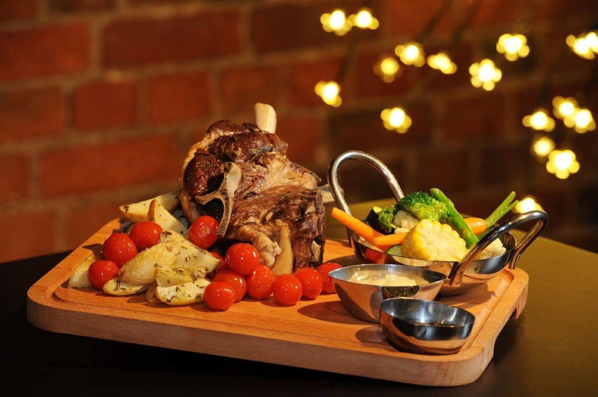 Cobb & Co Court Boutique Hotel Mudgee Buitenkant foto